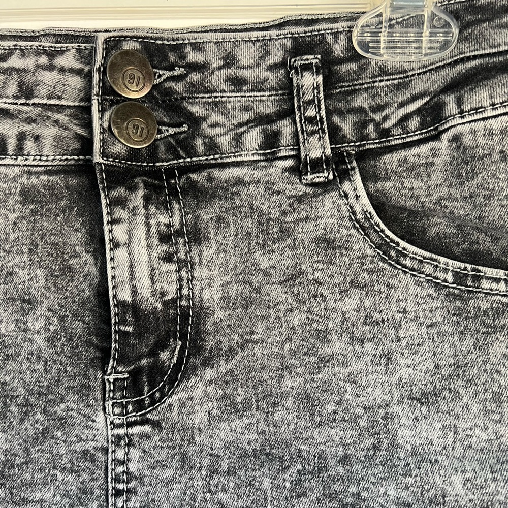 High Waisted Super Stretchy Acid Wash Shorts Size 8
